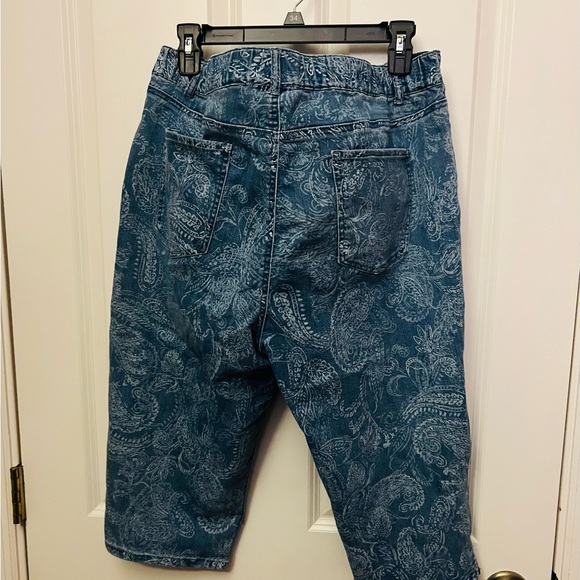 Erika capri floral stretch jeans size xl - Picture 2 of 3